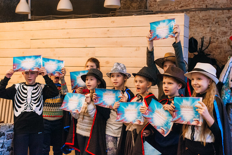 Как отметить Новый год классом — идеи для младших школьников в Новосибирске