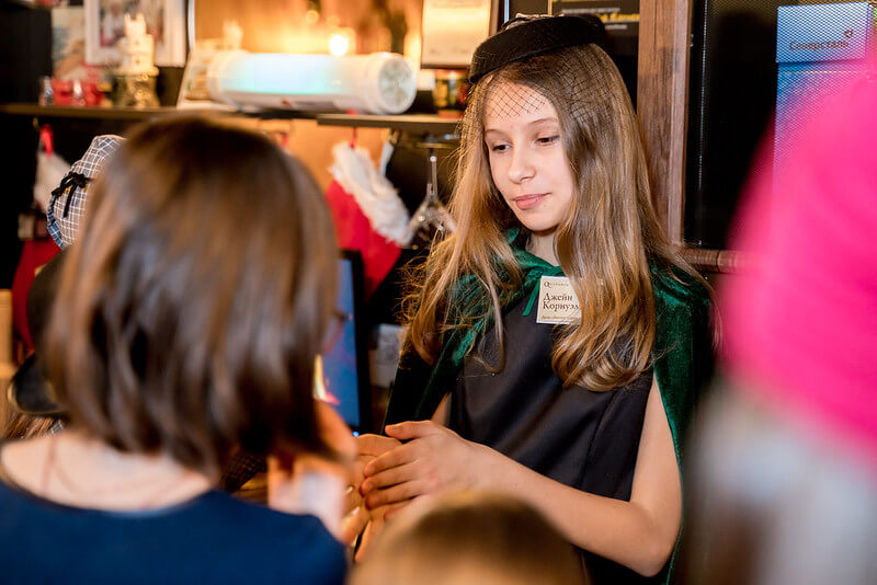 Как необычно отметить 8 марта в школе вместе с Квесторией в Novosibirsk