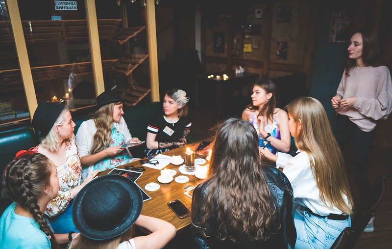 Выездные квесты на Международный женский день: интерактивное мероприятие в школе Novosibirsk.