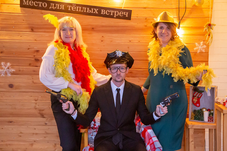 Новогоднее украшение зала для корпоратива в Novosibirsk