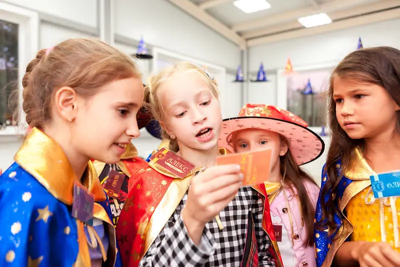 Новый год в Новосибирске глазами школьников: квесты, игры и секреты организации